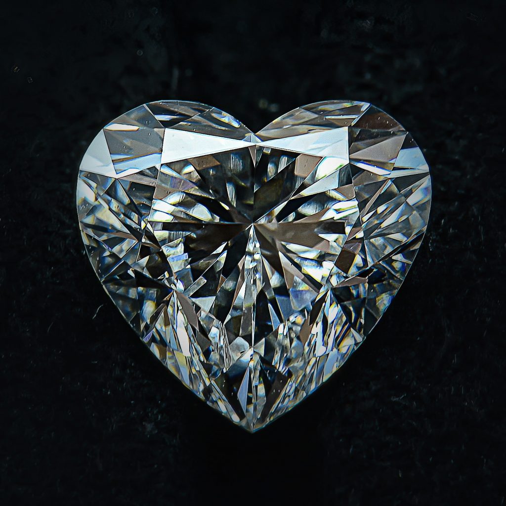 Diamant de synthèse coeur